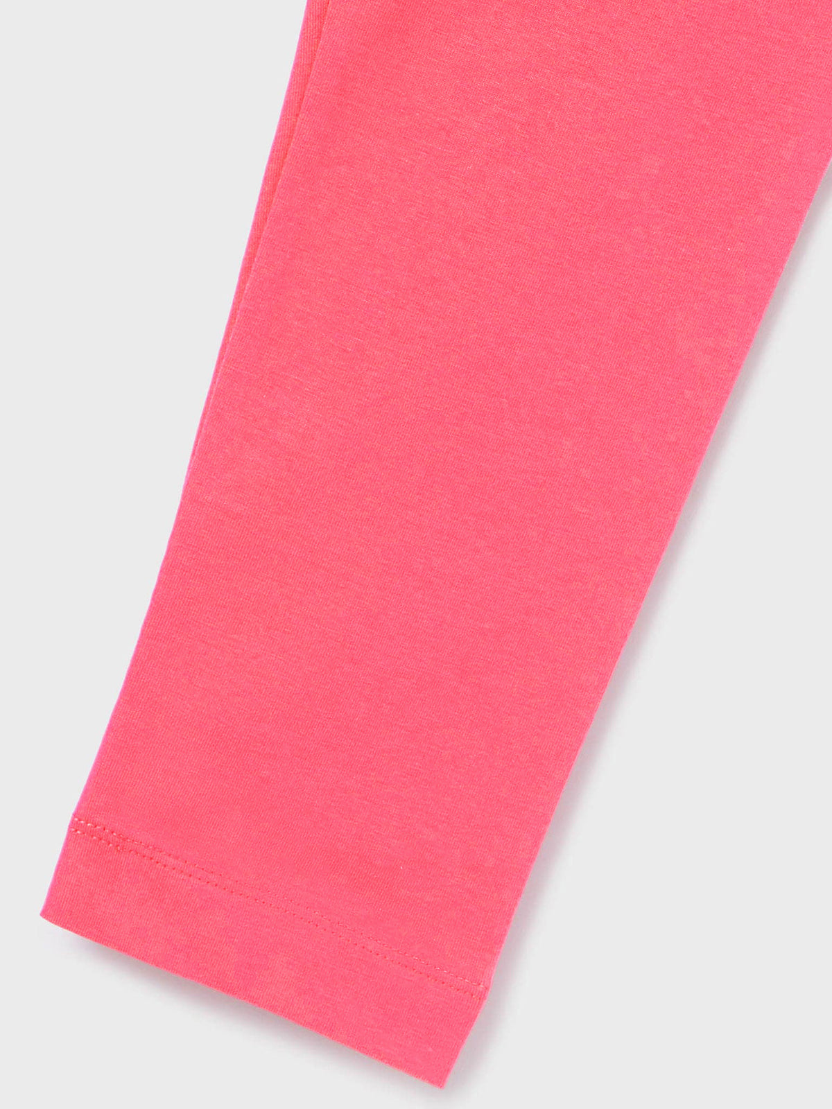 10249742-579_3.jpg