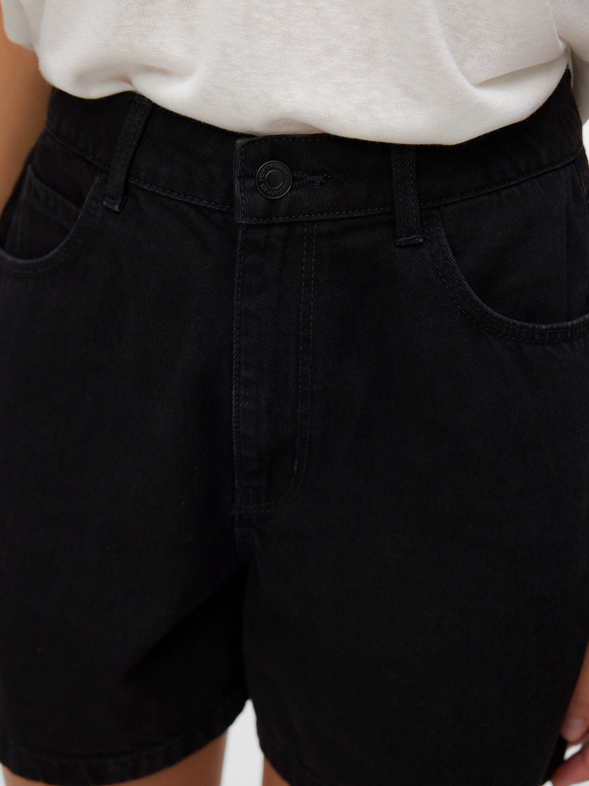 10257148-330_3.jpg