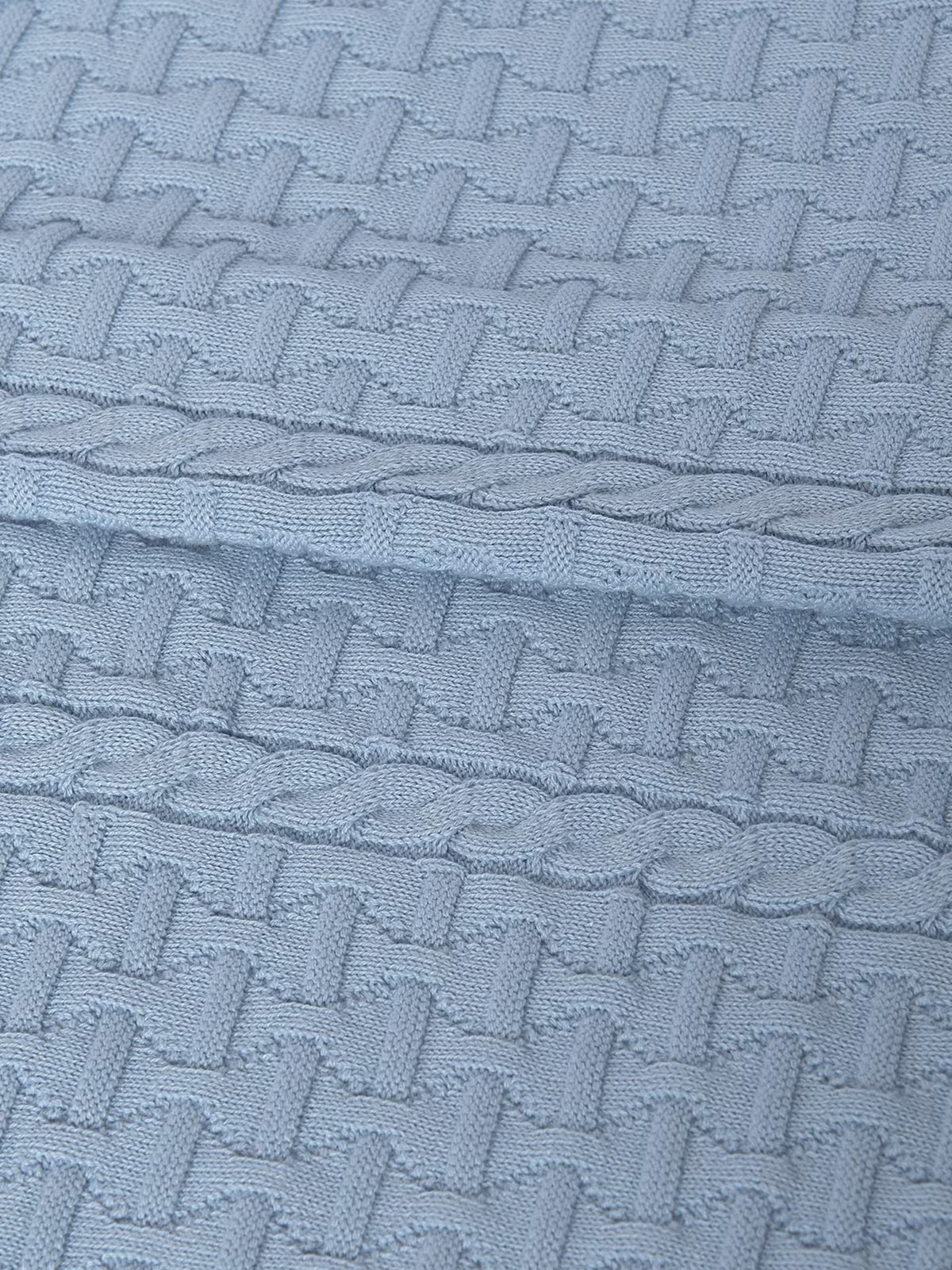 10262146-628_3.jpg