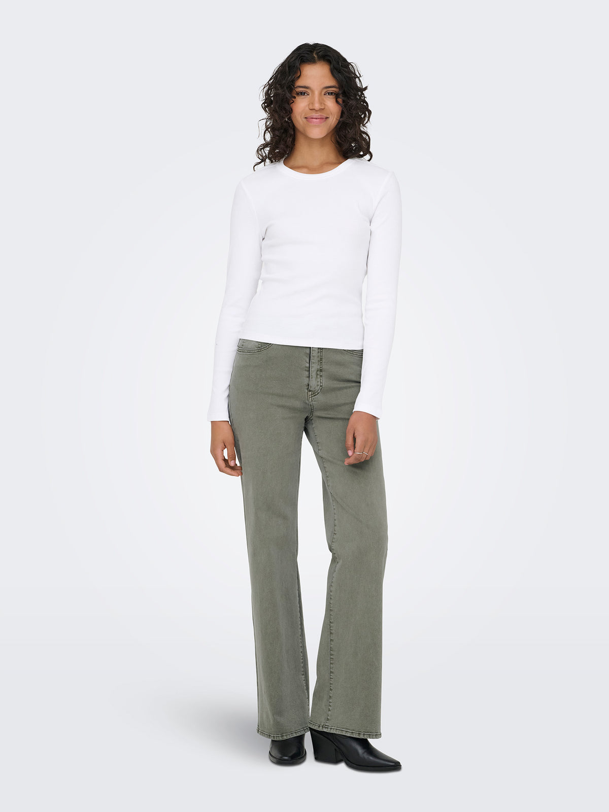 10260548-289_3.jpg