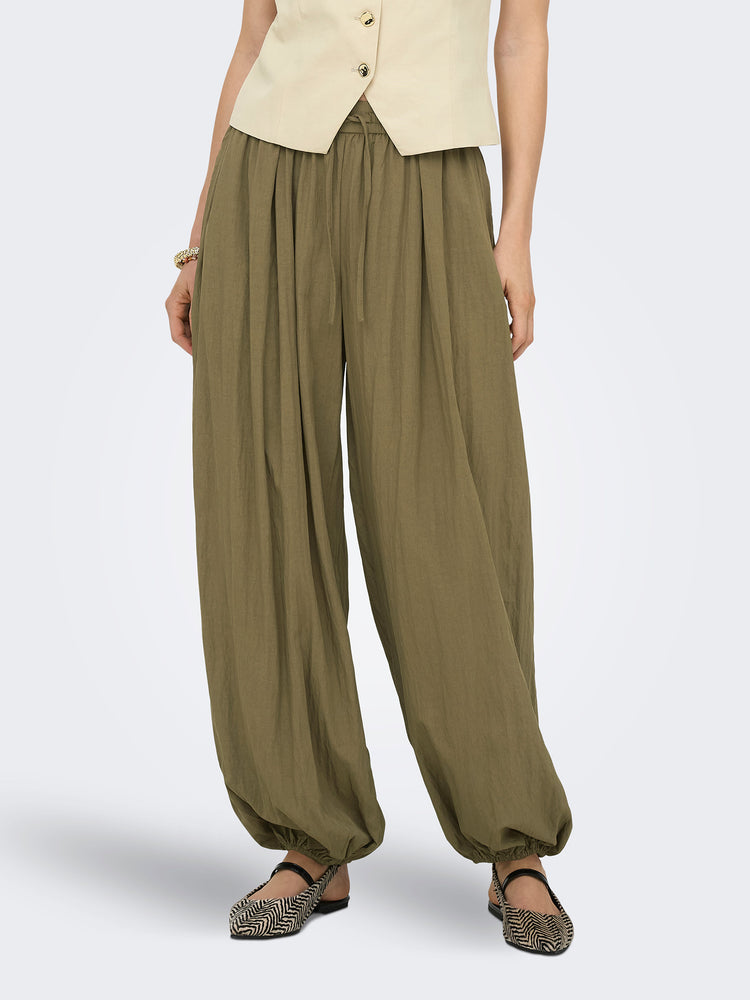 Γυναικείο παντελόνι ONLNITA PLEATED BALLOON PANT 15380468 | 15380468