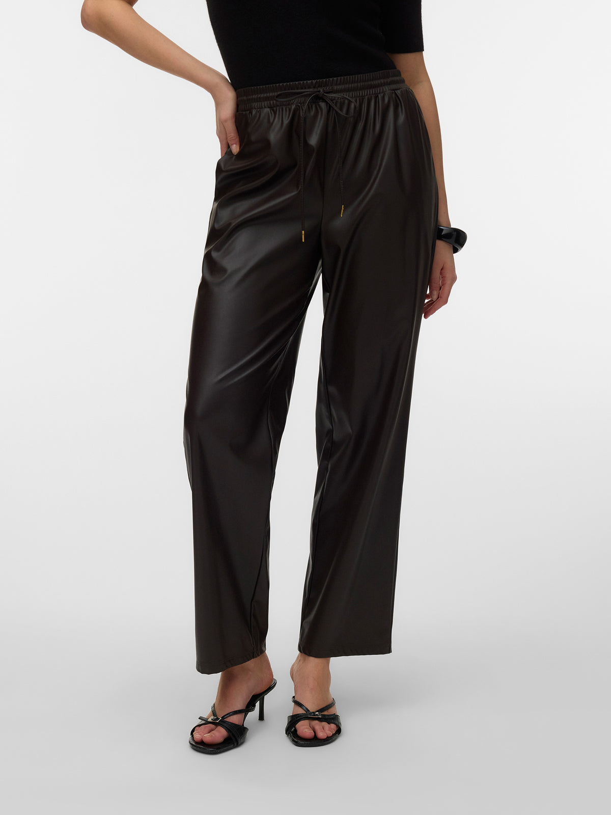 10262728-172_1.jpg